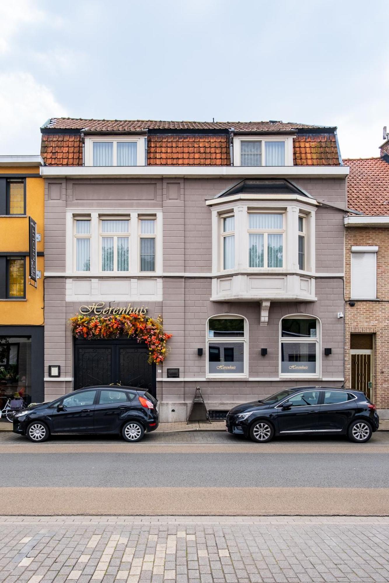 B&B Herenhuis Изегем Екстериор снимка